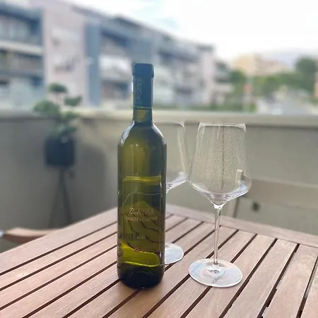 Naomi Znjan Apartment