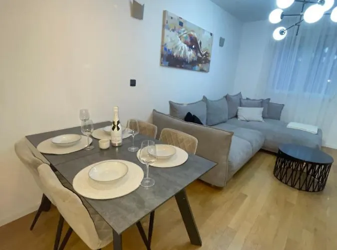 Naomi Znjan Apartment *