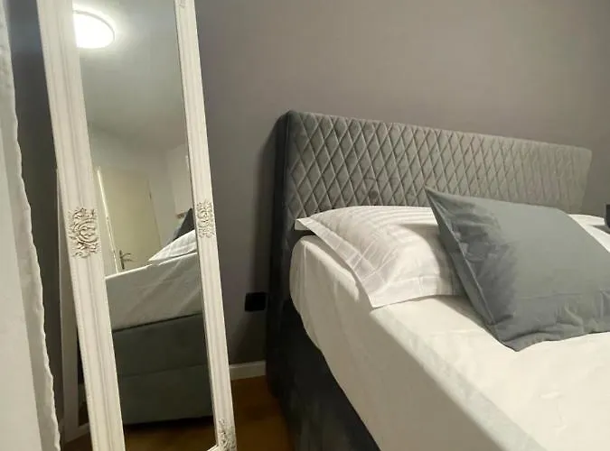 Apartment Naomi Znjan