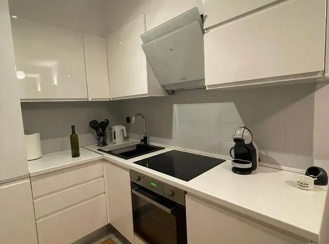 Naomi Znjan Apartment